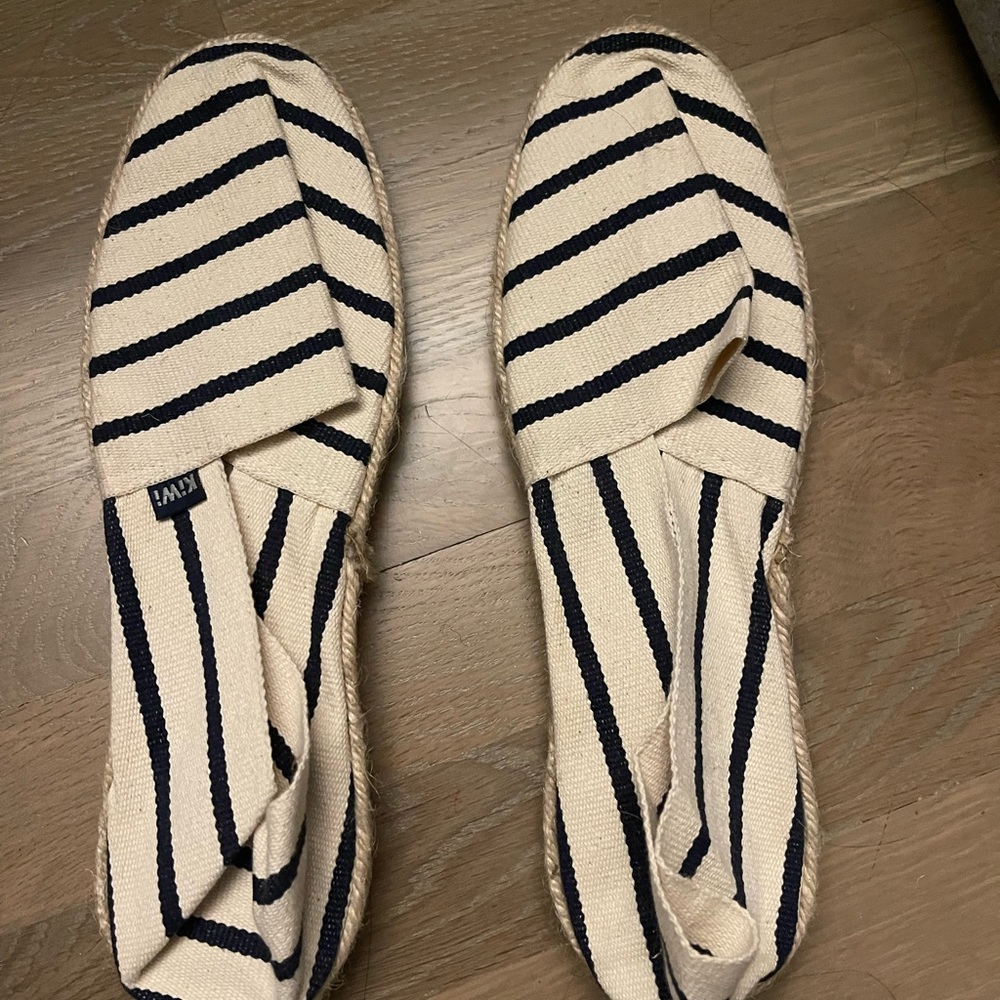Classic French espadrille from kiwi st tropez.